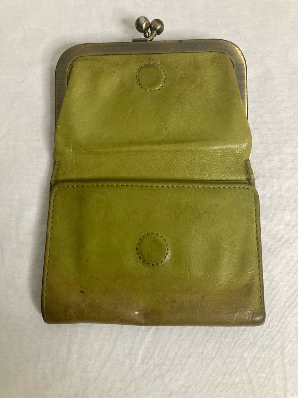 HOBO Olive-Toned Green Leather Kiss-Lock Wallet - Picture 3 of 9